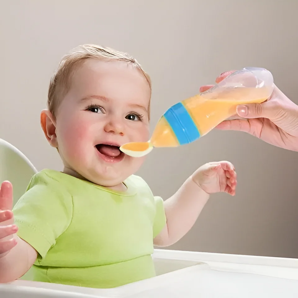 Botella de silicona con cuchara y cubierta 90ml - Imagen 2
